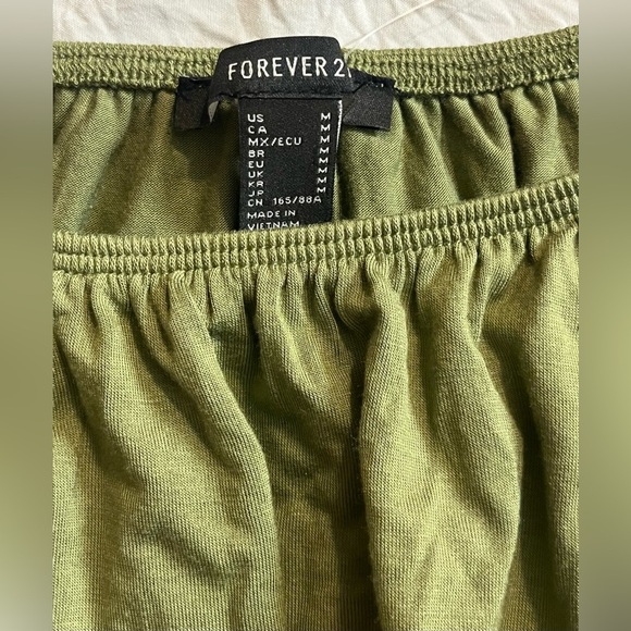 Forever 21 Women's Olive Green Off-Shoulder Top Size Medium NWT - Picture 4 of 9